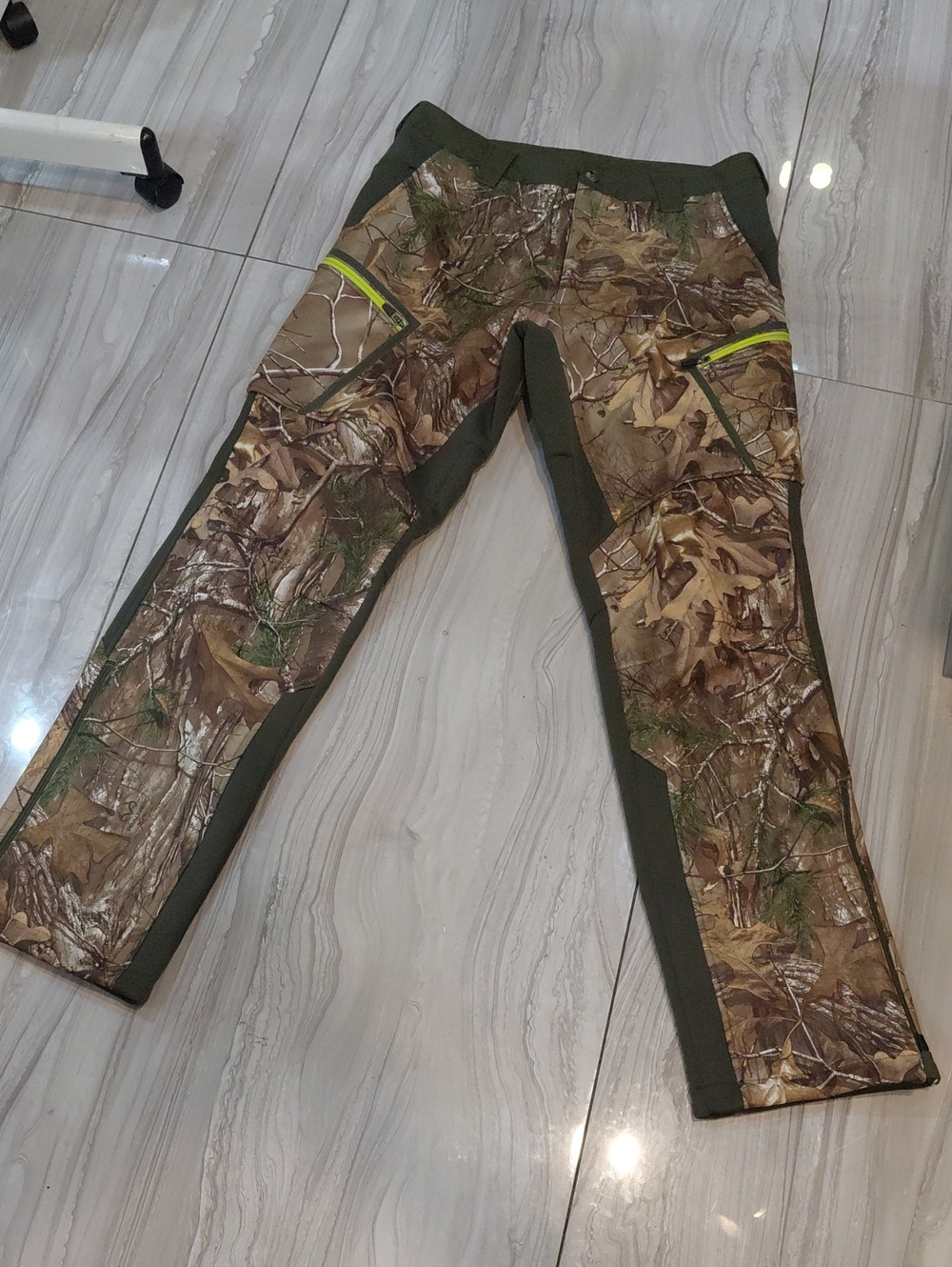 Under Armour Men's Olive Green and Black Performance Pants New Missing The Tag